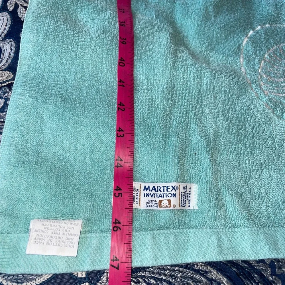 Vintage 1985 Martex Trousseau Nautilus Shell cotton Bath Towel Blue Made in USA